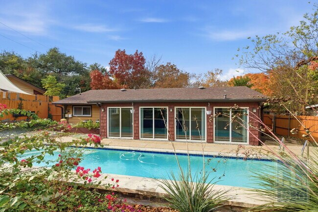 Building Photo - 6809 Columbia Dr