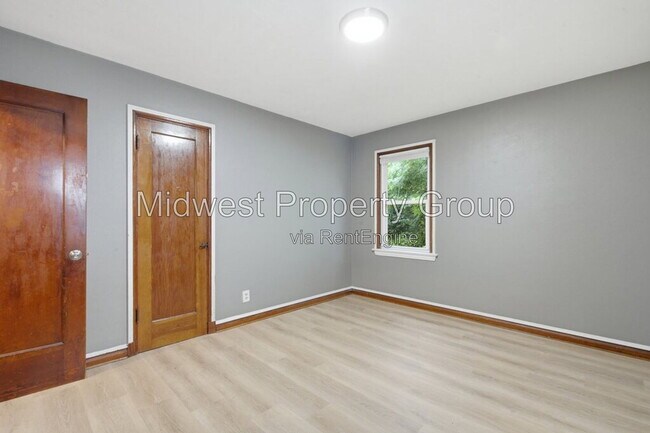 Building Photo - 249 S Hartnett Ave