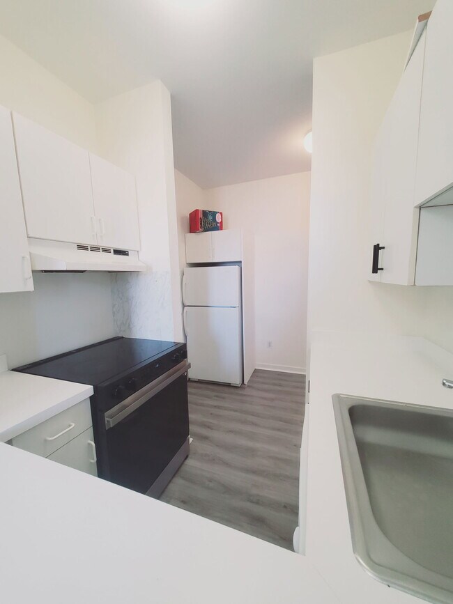 Building Photo - 9-11 Wall Street Apt #2, Norwalk, CT 06850...