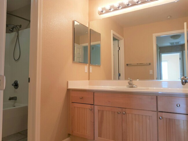 Building Photo - 79 Meritage Common