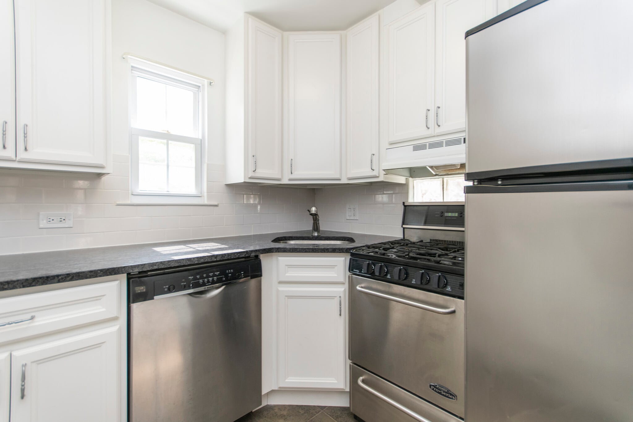 Building Photo - 527 S Lecount St