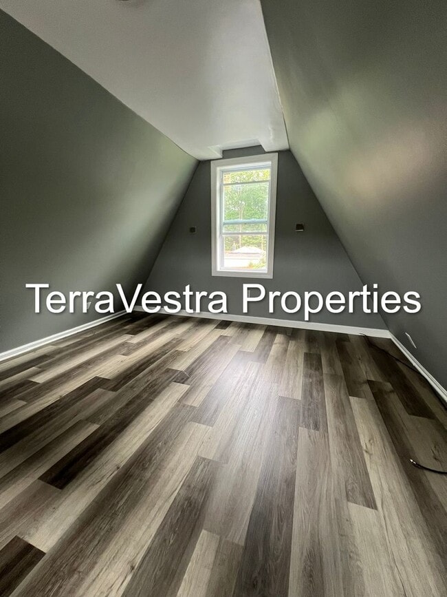 Building Photo - 3 Bed in Williamstown! Eligible for $500 S...