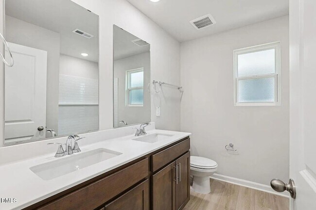 Building Photo - 912 Grand Mesa Dr