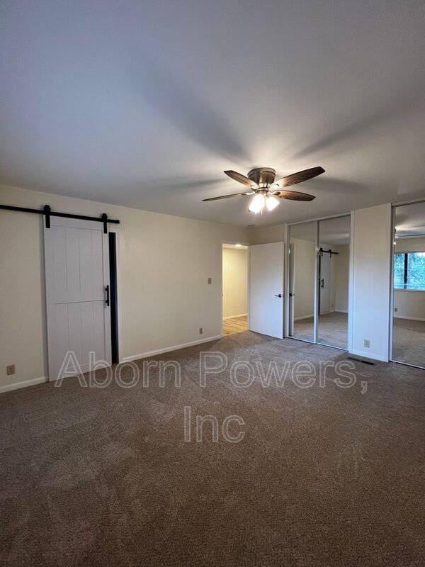 Building Photo - 5111 Loch Leven Dr