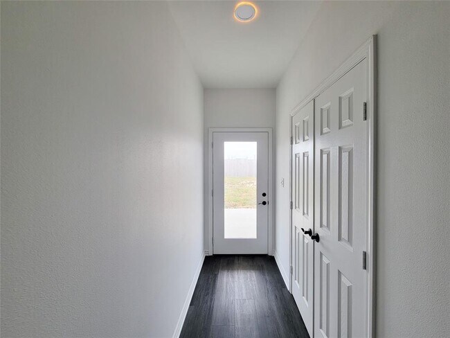 Building Photo - 2731 Rd 5724