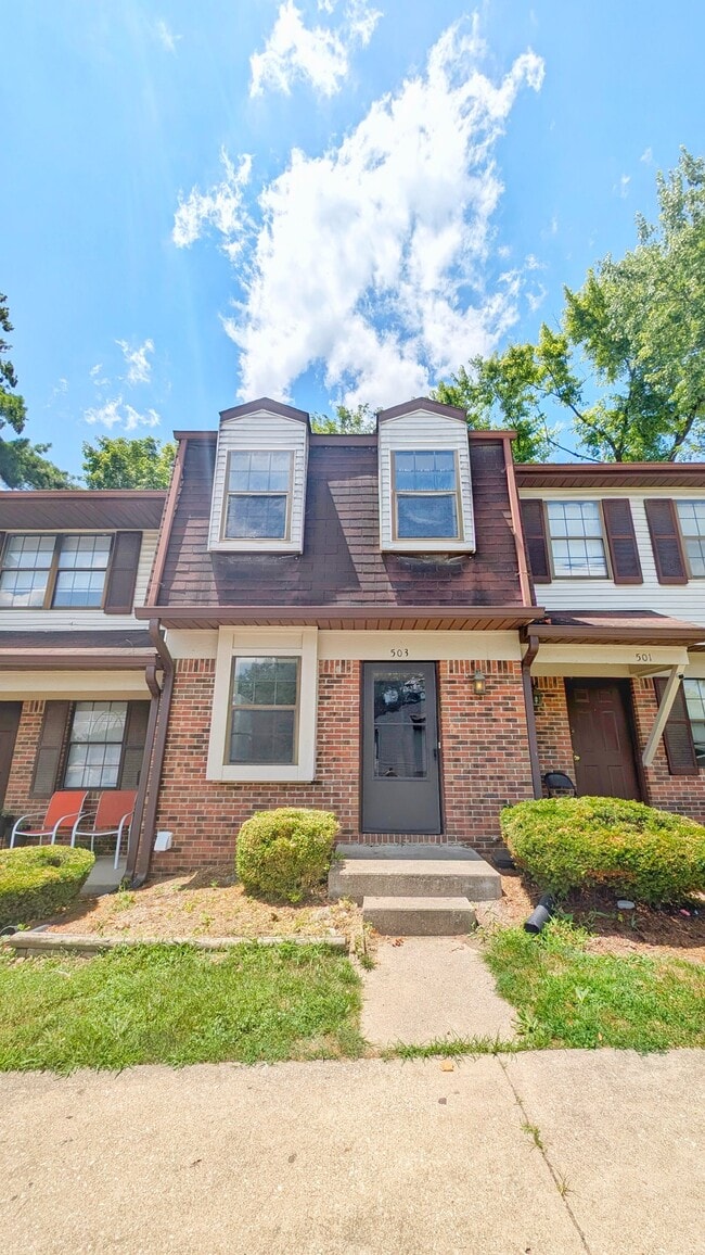 Building Photo - 503 E Graham Pl