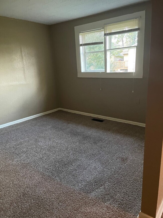 Building Photo - MOVE IN SPECIAL!! LIMITED TIME ONLY!! FIRST MONTH FREE!