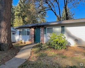 Building Photo - 2 Bedroom 1 Bath Duplex in Alpine Village....