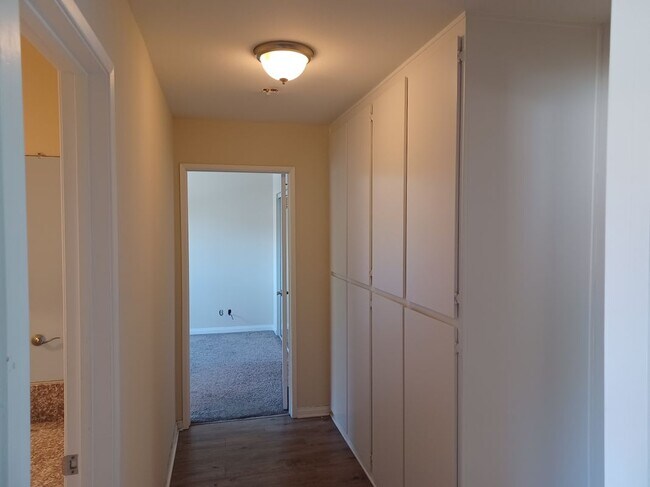 Building Photo - 1920 Peyton Ave