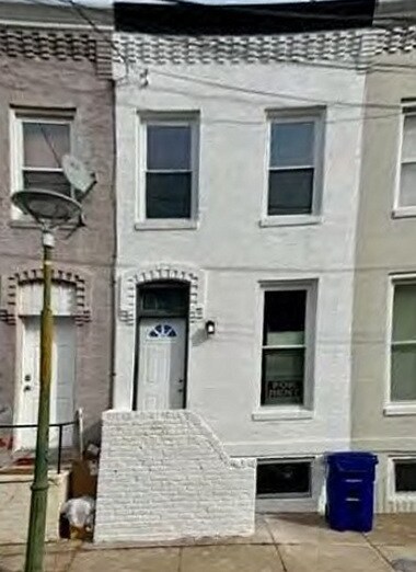 Front - 307 S Baylis St