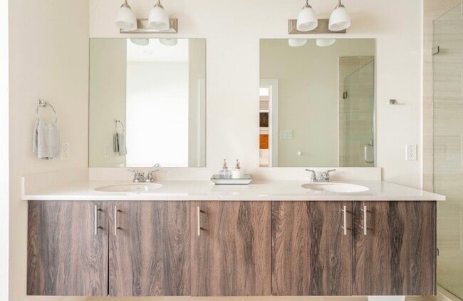 Building Photo - 10211 Las Nubes Ave