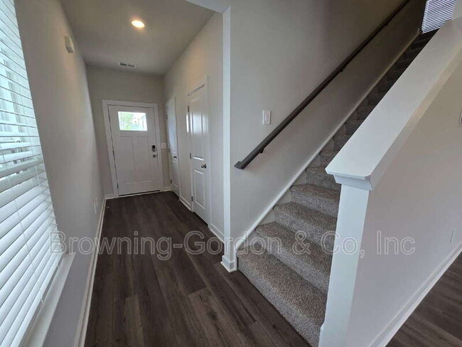 Building Photo - 4248 Skyridge Dr