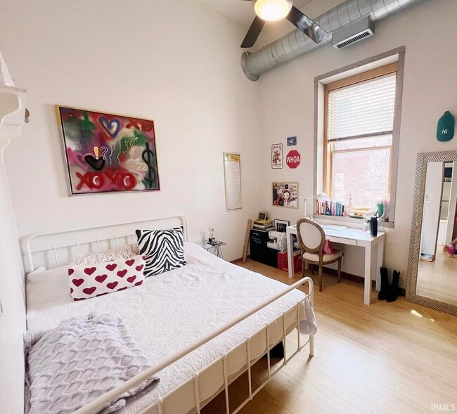 Building Photo - 213 N Walnut St