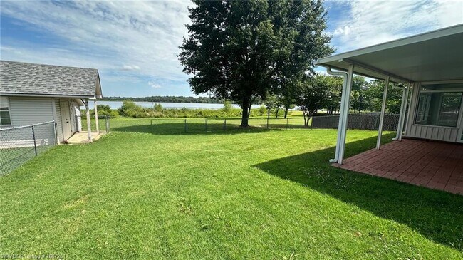 Building Photo - 3140 Eagle Dr