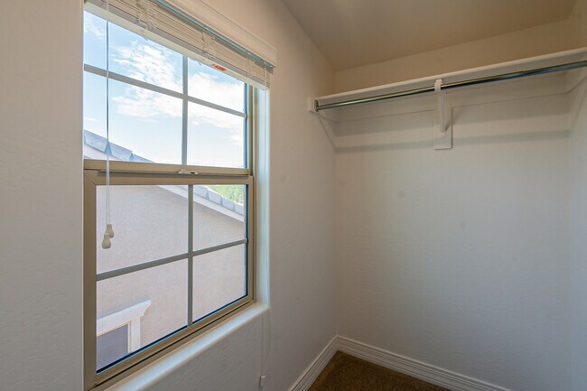 Building Photo - 28315 N Welton Pl