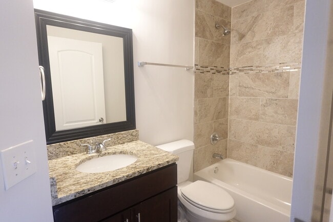 Building Photo - 337 S Arrowhead Ct