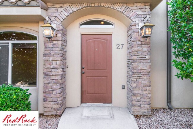 Building Photo - Dog Friendly, Beautiful Southgate Townhome!