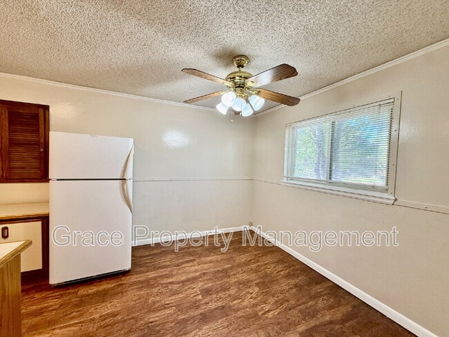Building Photo - 9080 Russell Way