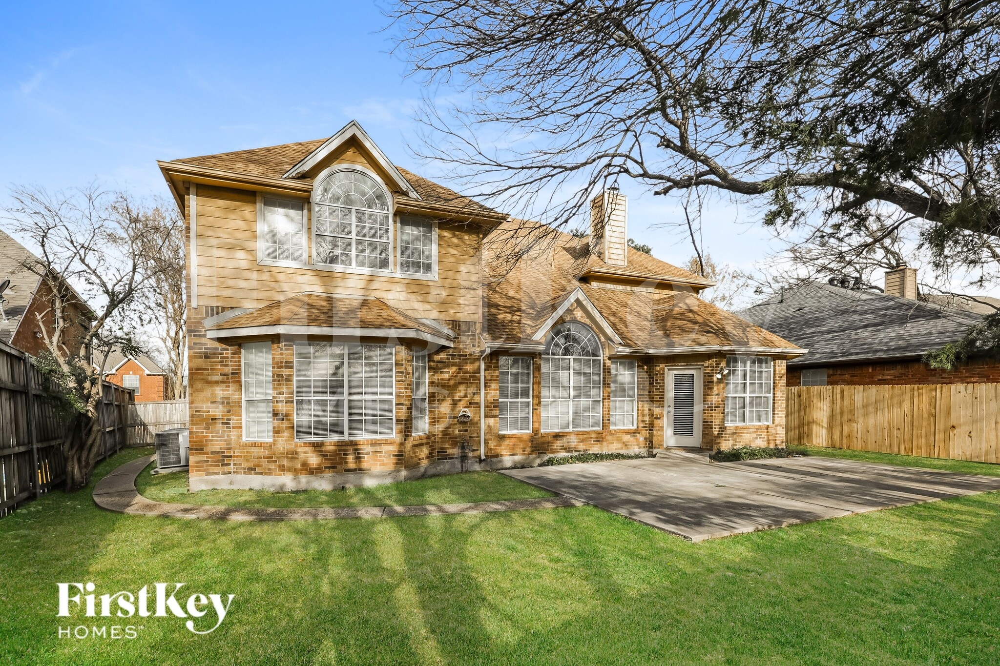 Building Photo - 8336 Mountainview Dr