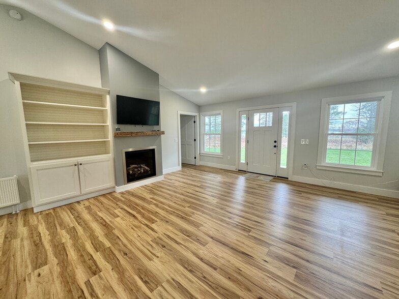 Building Photo - 49 Fort Point Cove Rd