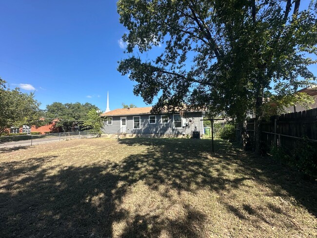 Building Photo - 1342 N 64th St