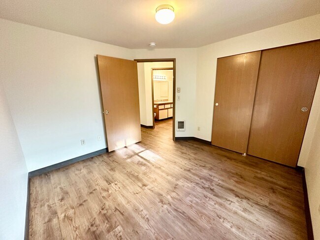 Building Photo - 808 Juniper Ave