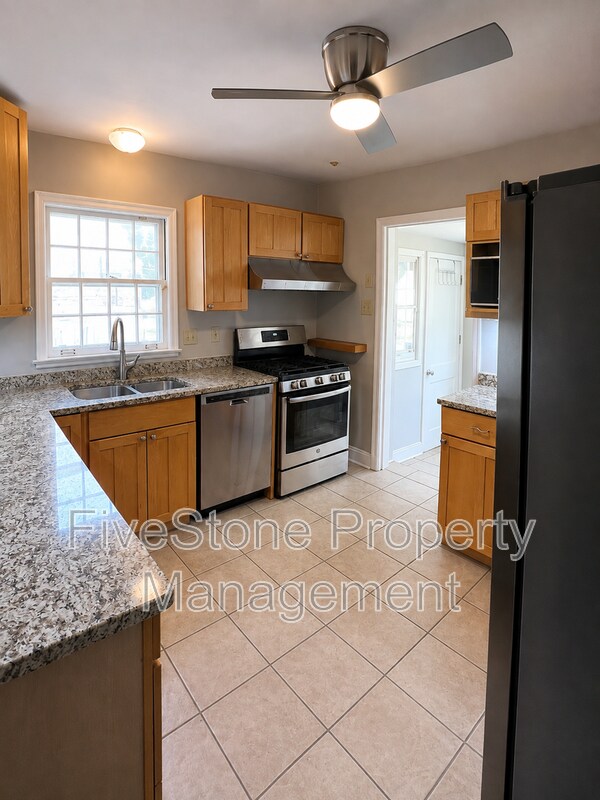 Building Photo - 144 Northwood Dr