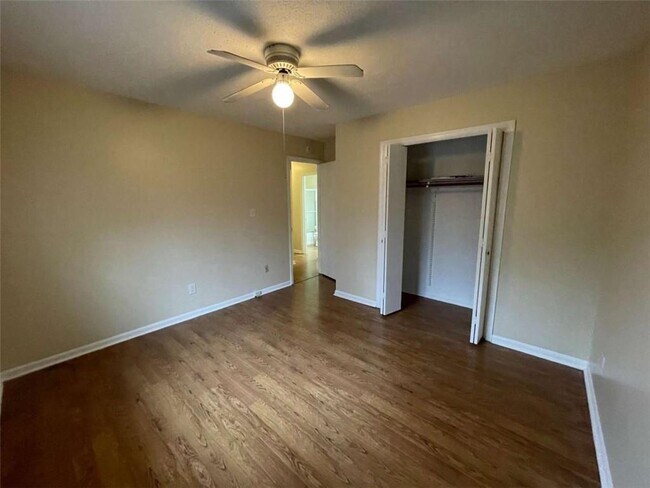 Building Photo - 2596 Woodland Dr NW