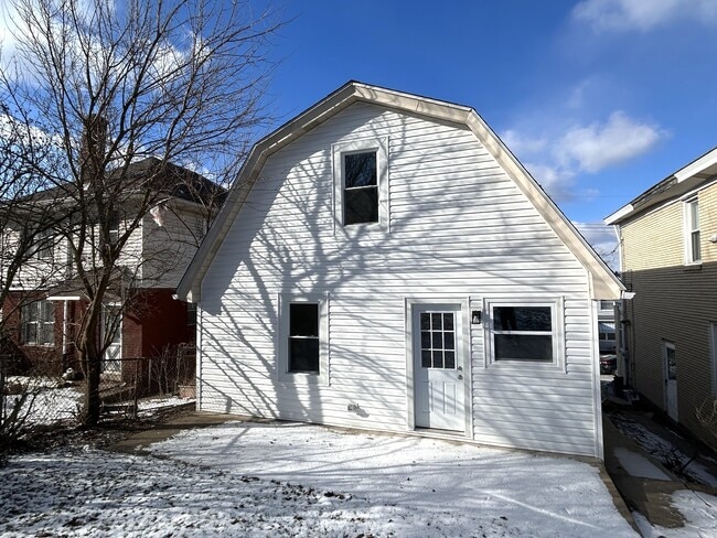 Building Photo - 1337 Methyl St