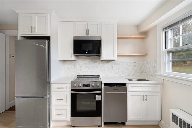 Building Photo - 118 Ruggles Ave
