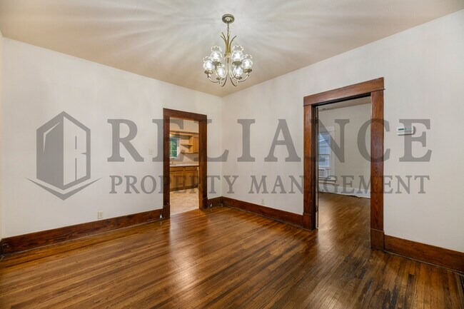 Building Photo - 1405 S Ida St