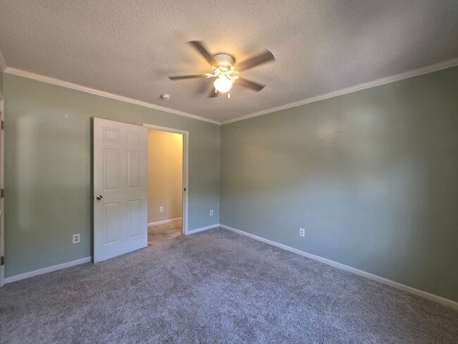 Building Photo - Close to Base, Far from the Traffic – 4BR Home Near MCAS New River