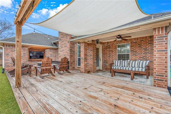 Building Photo - Beautiful 3 Bed, 2 Bath in Castlegate