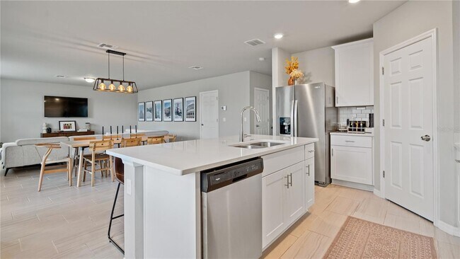 Building Photo - 5291 Meredrew Ln