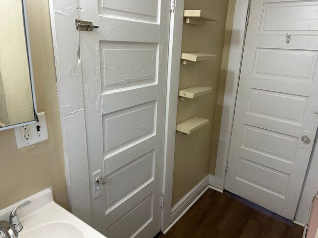 Building Photo - 409 Eastern Ave