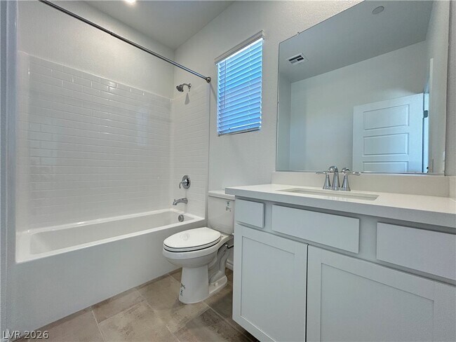 Building Photo - 2276 Luna Hvn St
