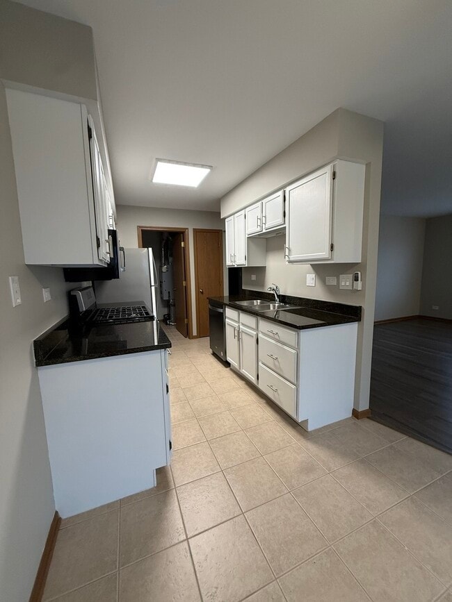 Building Photo - 45 Spuhler Dr