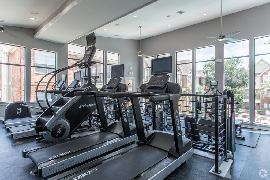 Fitness Center - The Village at Bellaire Apartments