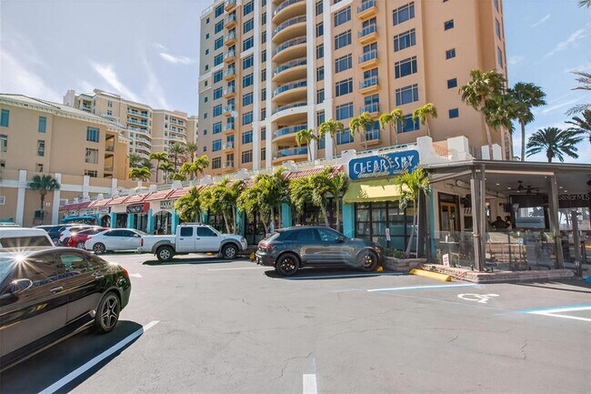 Building Photo - 741 Lantana Ave