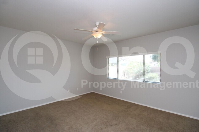 Building Photo - 2749 E Rakestraw Ln