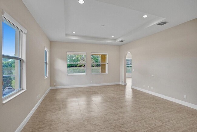 Building Photo - Great Pool Home with excellent lake View in Heron Bay, Parkland