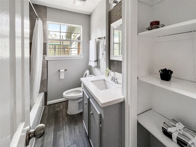 Building Photo - 6347 Limestone St