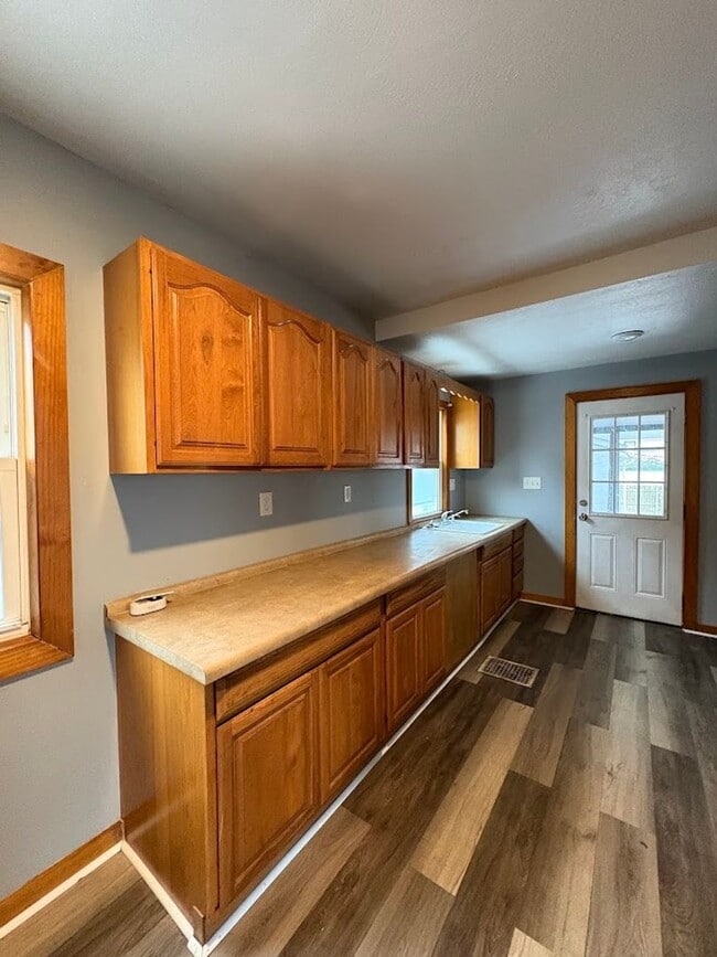 Building Photo - Four bedroom two bathroom home for rent