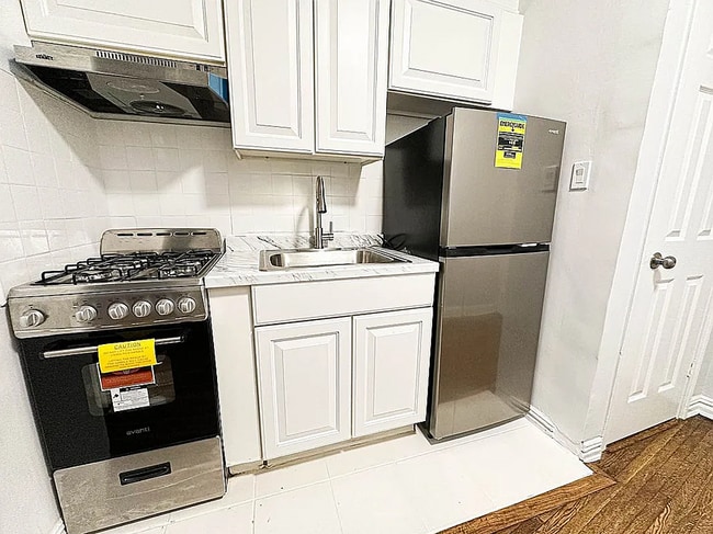 Building Photo - 111-14 76th Ave