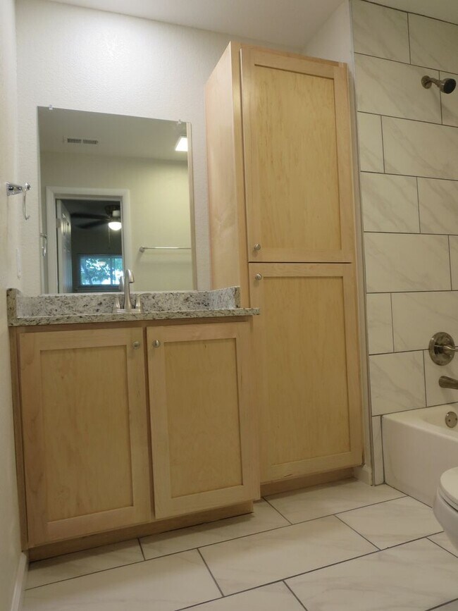 Building Photo - Aragona Village