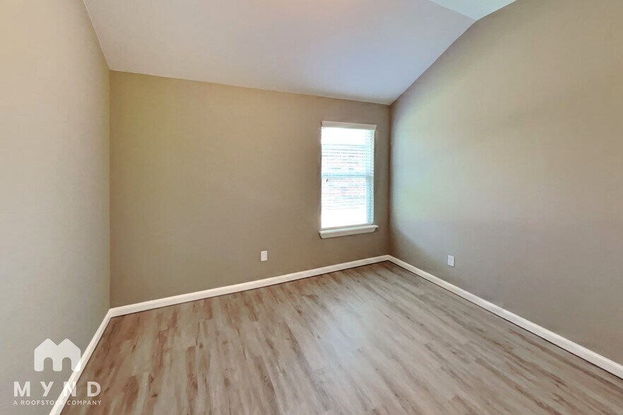 Building Photo - 1118 Merlin Dr