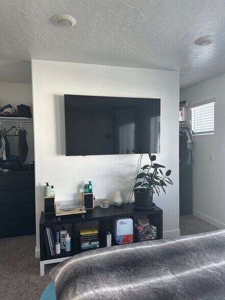 Building Photo - 1146 W 340 S