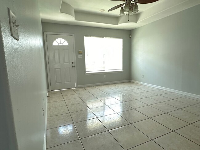 Building Photo - 2300 N Erica St