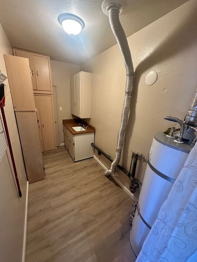Building Photo - Move-In Special: 1/2 Off 1st Months Rent