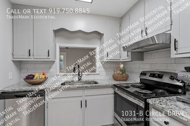 Building Photo - 1031-B Circle Drive-